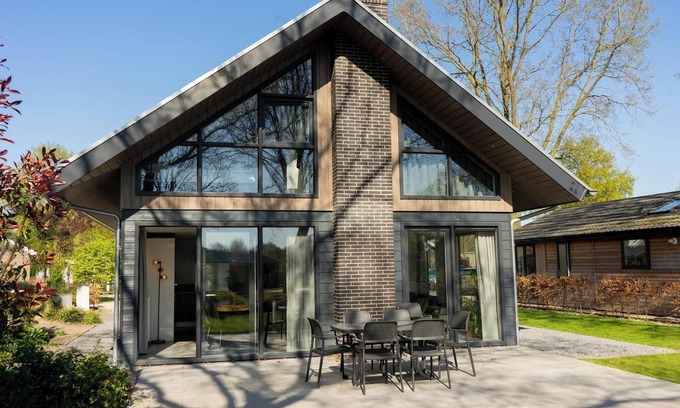 Biddinghuizen Casa | Villa with 4 bedrooms, 3 bathrooms and terrace
