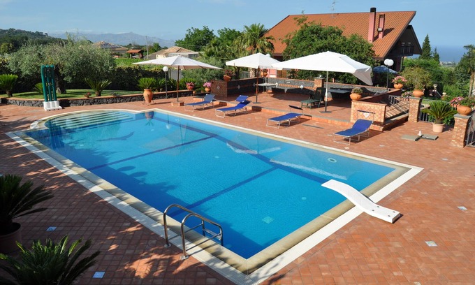 Santa Venerina Villa | Villa con bonitas vistas sobre 'Etna y Taormina, jardín privado y piscina