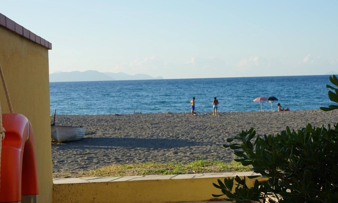 Marchesana Casa | Villa con acceso directo a la playa y con una hermosa vista al mar.