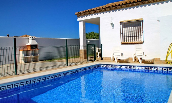 Campano Chalet De Esquí | Chalet en Conil con piscina privada