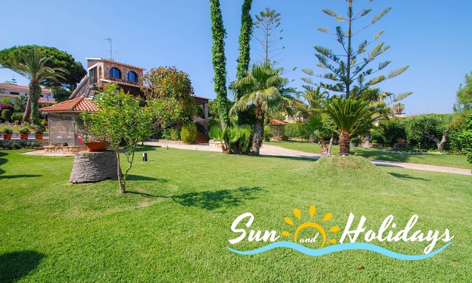 El Roc de Sant Gaieta Casa | Villa con piscina privada y fabuloso, gran jardín con césped.