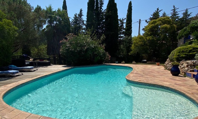 Roquebrune-sur-Argens Casa | casa: agradable y acogedor cerca de la costa de Saint Tropez y San Rafael
