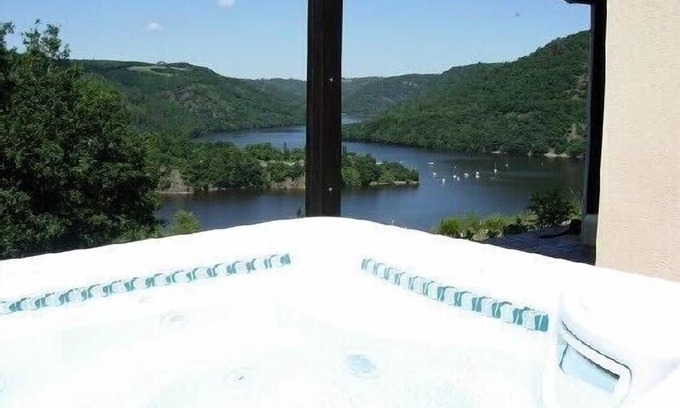 Saint-Jacques-d'Ambur Villa | Villa con jacuzzi 6 personas y vistas al lago de 450 ha.