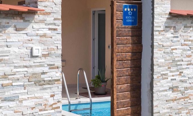 Tribalj Villa | Casa vacacional Con jardin y piscina