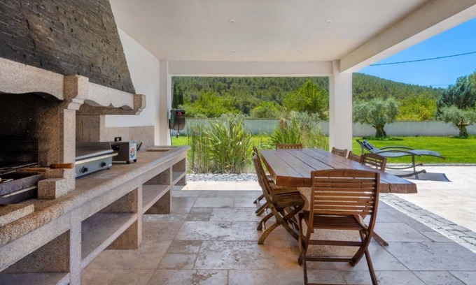 Cuges-les-Pins Villa | Villa Koï con piscina climatizada, spa, gimnasio y sala de cine - 8 personas