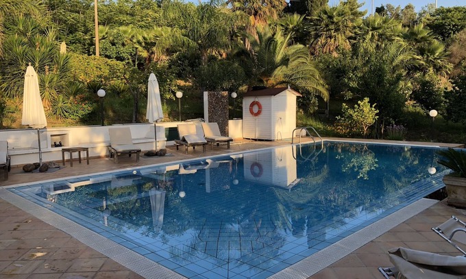 Calatafimi Villa | Pequeña casa de campo con piscina privada.