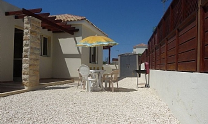 Peyia Town Villa | Villa con piscina privada propia, amigable para los niños, totalmente aire acondicionado / aire acondicionado, WIFI rápido y UKTV