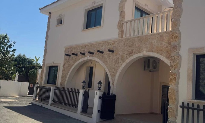 Avgorou Villa | Villa with 3 bedrooms for up to 6 people and access to the pool
