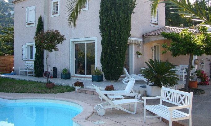 Alata Casa | villa de lujo con piscina y jardin