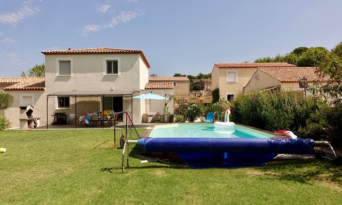 Popian Villa | VILLA CON PISCINA Y TRAMPOLINA EN PUEBLO ENCANTADOR VIGNERON