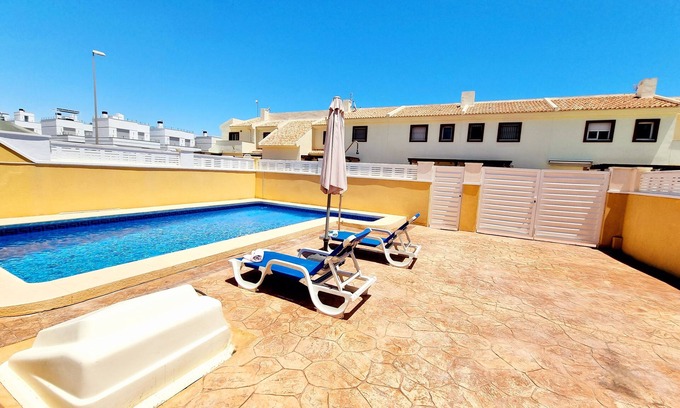 Rojales Casa | La casa de la Perla, piscina privada, para 10 personas en Lo Marabú, Rojales,