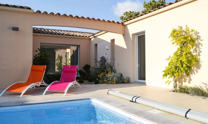 Saint Rogatien Villa | Villa con piscina, en un parque, zona tranquila, 6 personas, 3 dormitorios