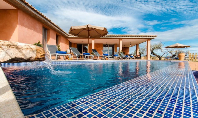 Inca Cabaña | Villa con piscina, a 25 min en coche de las playas de Alcúdia y Pollensa