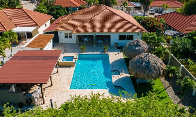 Sabana Liber Villapark Casa | Villa with pool, spa and outdoor kitchen!