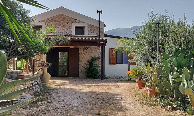 Custonaci Casa | Villa with pool, surrounded by nature, valley view, near Scopello