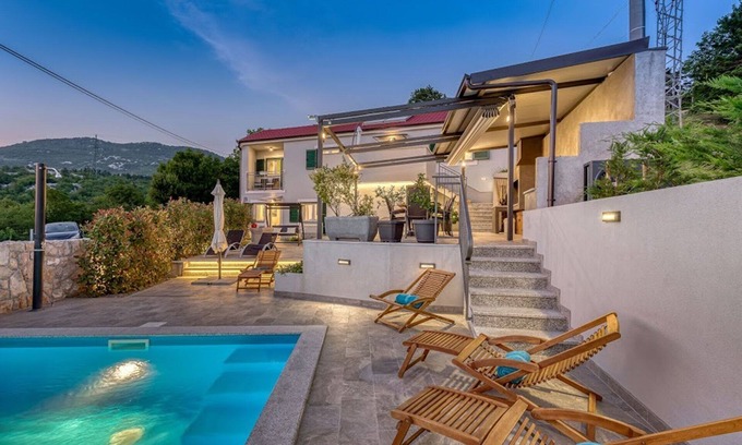 Hreljin Casa | Villa con piscina, terraza, barbacoa, parque infantil, sauna y gimnasio