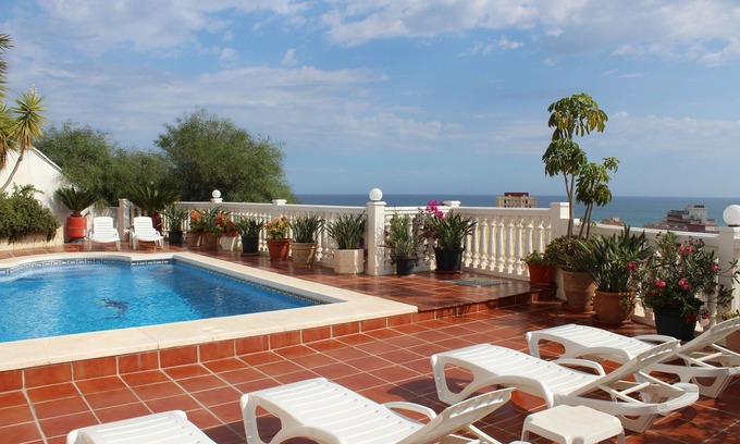 Torreblanca Villa | Villa con piscina privada de agua salada y vistas al mar