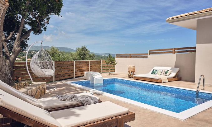 Planos Villa | Villa con piscina privada y vistas al mar a 850 metros del mar.