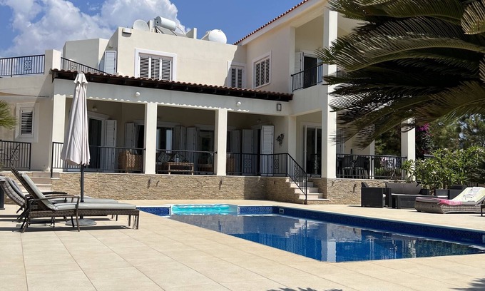 Sea Caves Villa | Villa con piscina privada y impresionantes vistas al mar y grandes Ajardinado