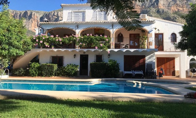 Montgo de Toscamar Villa | Villa con piscina privada situada en el magnífico parque nacional de la montaña del Montgó