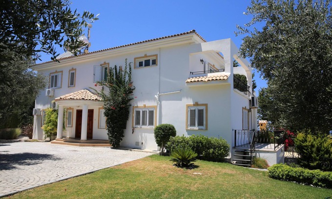 Ozankoy Villa | Villa con piscina privada y vistas al mar impresionantes panorámicas
