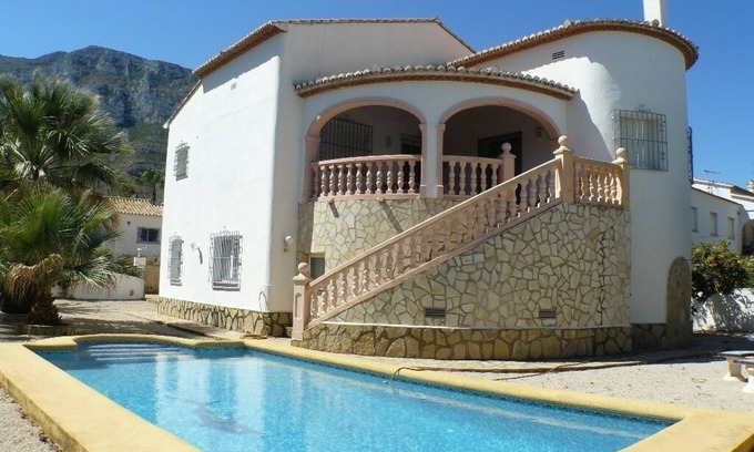 Denia Casa | Chalet con piscina privada cerca de denia y de la playa