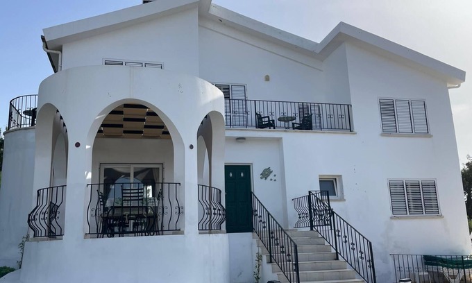 Esentepe Villa | Villa con piscina privada, zona tranquila del pueblo, vistas a la montaña y al mar.