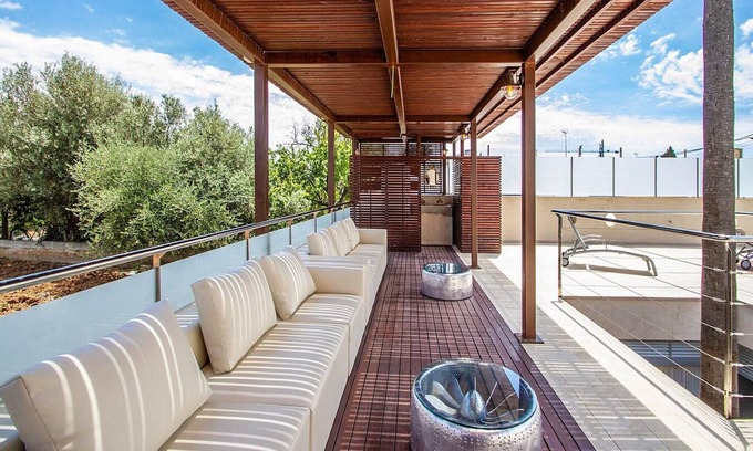 Establiments Villa | Villa con piscina de agua salada