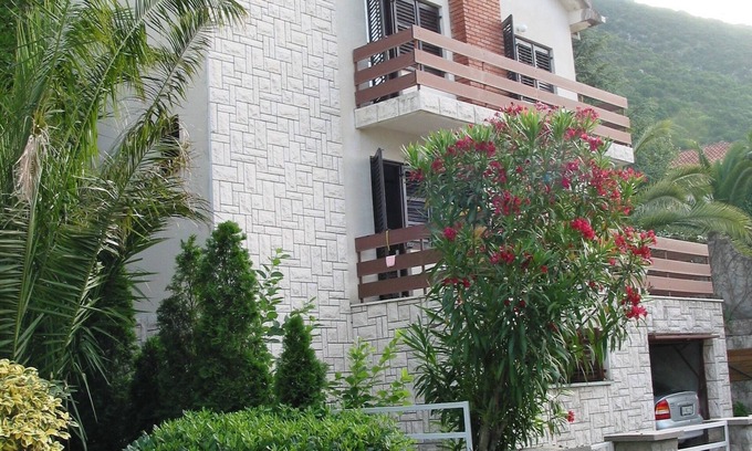 Igalo Villa | Villa con vistas al mar en la costa sur oeste de Herceg Novi en Boka Kotorska