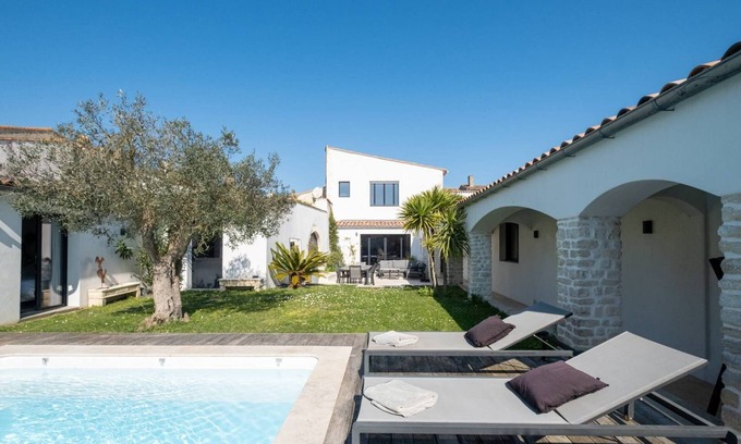Saint-Martin-de-Re Casa | Villa with swimming pool in the heart of Saint Martin