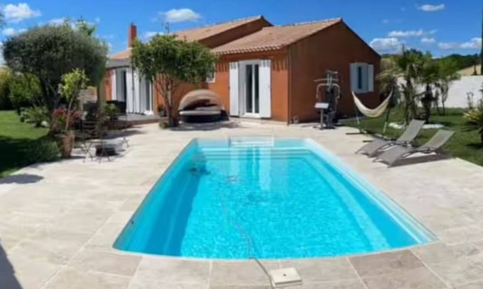 Velaux Villa | Villa with swimming pool, quiet, 3 bedrooms, Mediterranean garden 15 min Aix en Pce