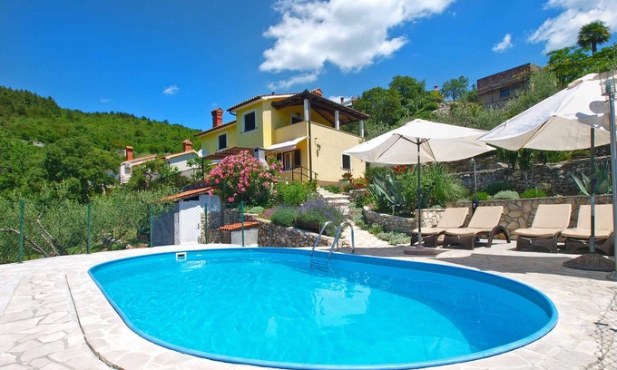 Rabac Villa | Casa vacacional con piscina y vistas panorámicas