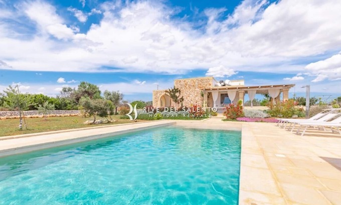 Salve Villa | Villa with swimming pool and large garden 6 km from Pescoluse