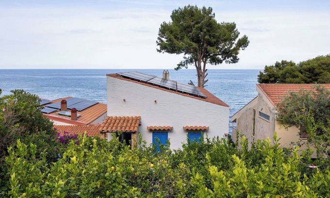 Capo Zafferano Villa | Villa con terraza a 10 metros del mar en el campo de golf Capo Zafferano.
