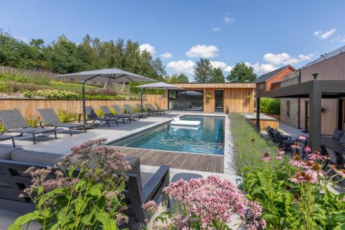 Ortheuville Casa | Villa Wood - Gîte de prestige en Ardennes - 10 personnes - Sauna, jacuzzi, piscine et billard