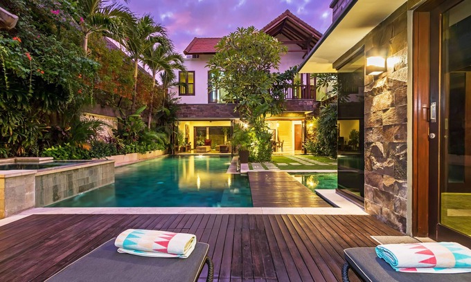 Seminyak Villa | Villa Yasmin 4 dormitorios de lujo en excelente posición