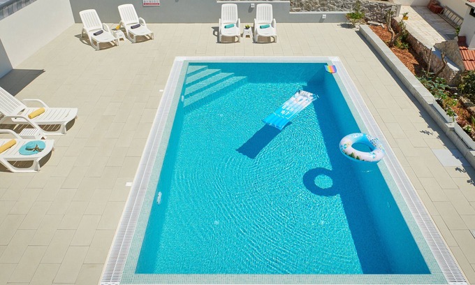 Businci Apartamento | CDA Studio Okrug - 🏍 lugar agradable con una gran terraza y 🚘 aparcamiento