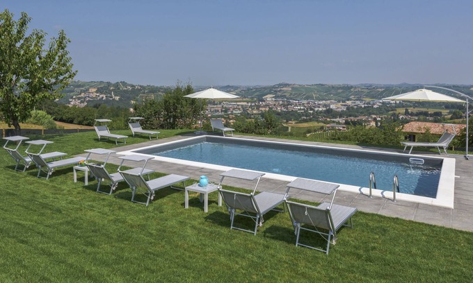 Canelli Villa | Villa Zeta, lugar encantador con increíble piscina y vista !!
