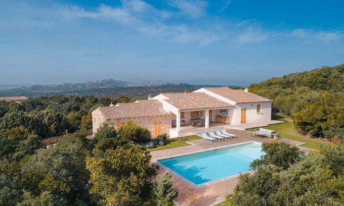 Arzachena Villa | Villa 'Zino' con vistas al mar, piscina privada y Wi-Fi