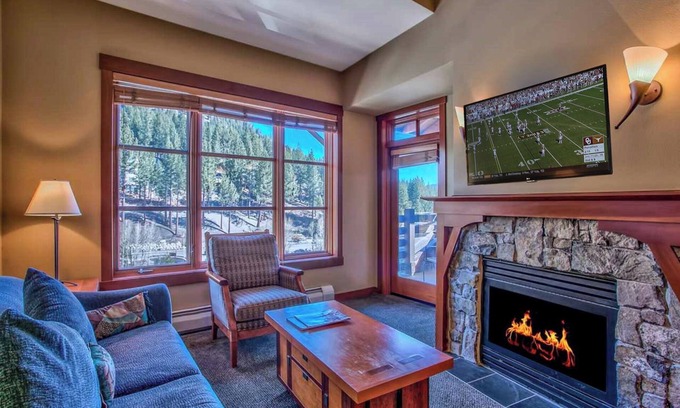 Olympic Valley Condominio | Village at Squaw Valley - 1BR - Ski-in Ski-out, último piso, unidad final