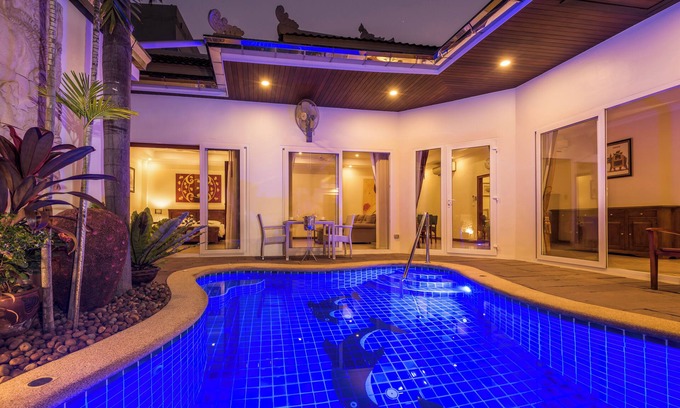 Jomtien Villa | Village Austria - Luxury 3BR private pool villa Pratamnak Soi 5 -50m to beach