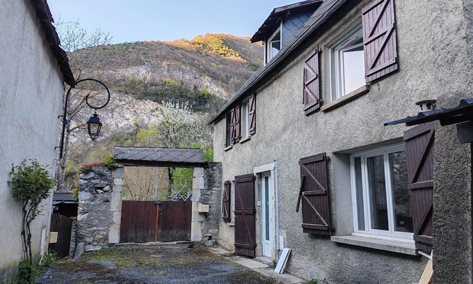 Lez Casa | Village House in Lez (St Beat-Lez) Midi Pyrenees