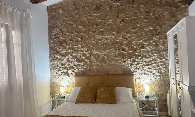 Tortosa Casa | Casa de pueblo que invita a la desconexión. A 2 min de vía verde y el río Ebro.