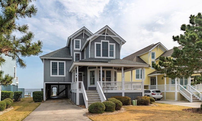 Manteo Casa | Village Landings 70, Remodeled Sound-Front Home
