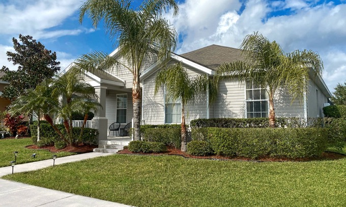 Trafalgar Village Casa | Village Resort close to theme parks! Family vacation home with Club House