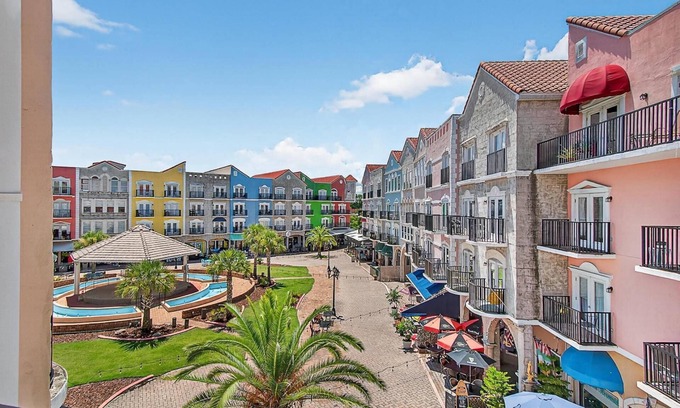 Palm Coast Condominio | Village View Condo | European Village | Minutes to Beach, Shops & Dining