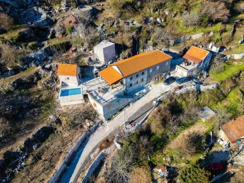Donje Polje Casa | Village Villa Dobrski Dvori