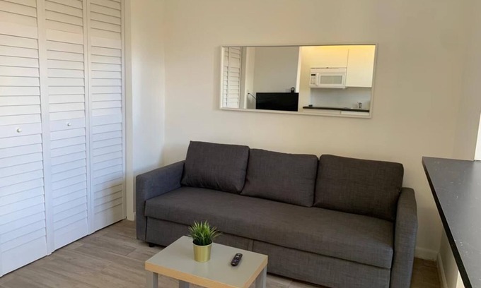 Universidad Apartamento | Villas at Auxilio Mutuo 103