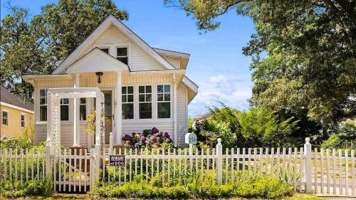 Villas Casa | Villas Cottage By The Bay