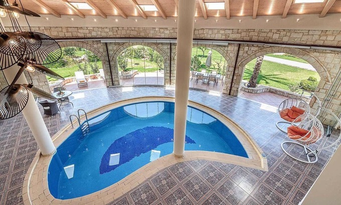 Platanias Town Villa | Villas Platanias 3 bedroom villa with indoor pool
